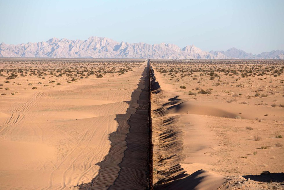 Muro divide praias com perfis distintos nos EUA e no México - TNH1