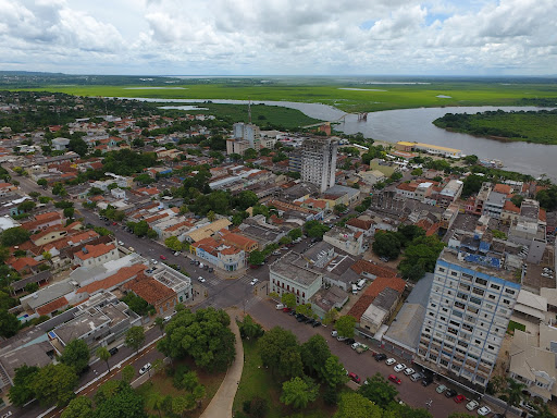 Proximidade com o Rio Paraguai ajuda a explicar por que Corumbá lidera com frequência o ranking das cidades mais quentes do País. (Fonte: Wikimedia/reprodução)
