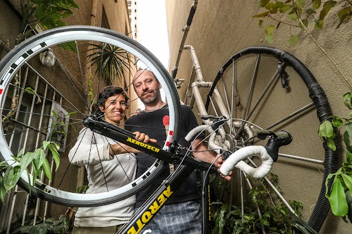 Patrícia e Fernando são os idealizadores do projeto. (Fonte: Bicicletaria Cultural/Reprodução)