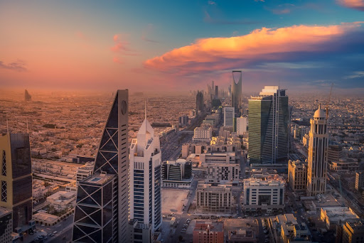 A verticalização está presente em grandes cidades do mundo, como Nova York e Hong Kong. (Fonte: Shutterstock/Reprodução)