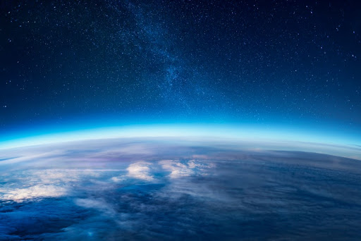 O buraco na camada de ozônio se abre toda primavera, mas estava ficando maior a cada ano. (Fonte: Shutterstock)