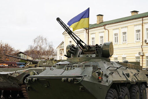 Poderio militar da Ucrânia é muito inferior ao da Rússia, segunda maior potência militar do planeta. (Fonte: Shutterstock/Reprodução)