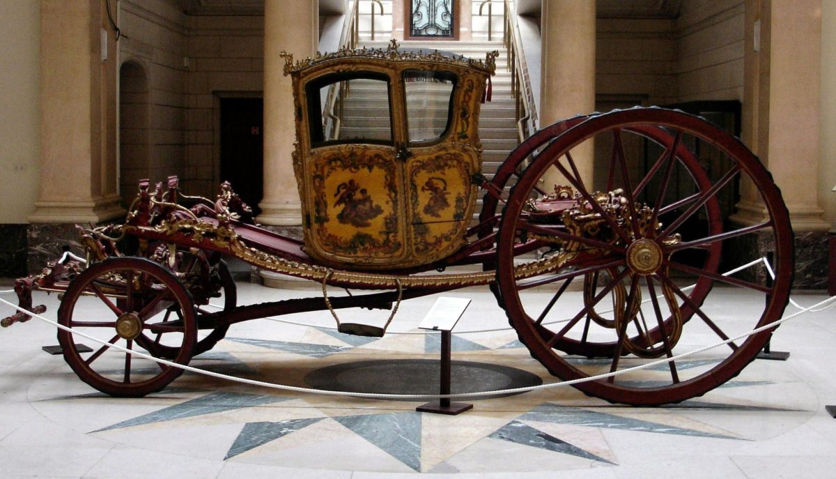 Antes da Revolução Industrial, a tração animal era uma das únicas opções, servindo de carroças a cupês de gala (Fonte: Wikimedia Commons)