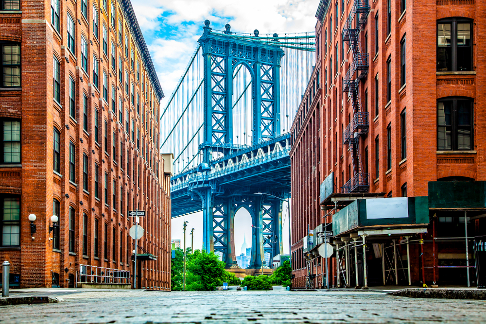 Ponte do Brooklyn vista da Washington Street. (Fonte: Shutterstock/Reprodução)
