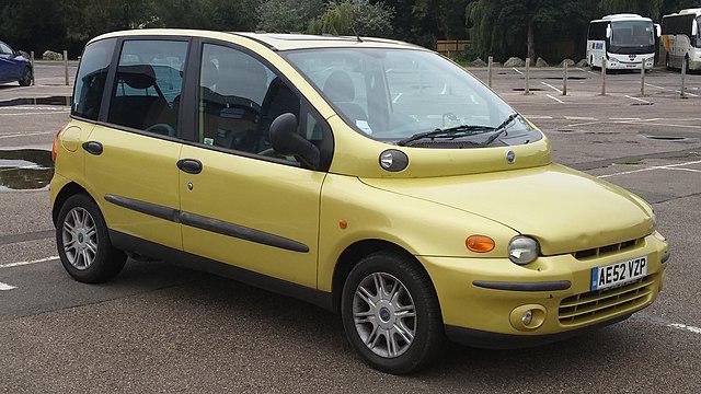 Fiat Multipla modelo 1998. (Fonte: WikimediaCommons/Reprodução)