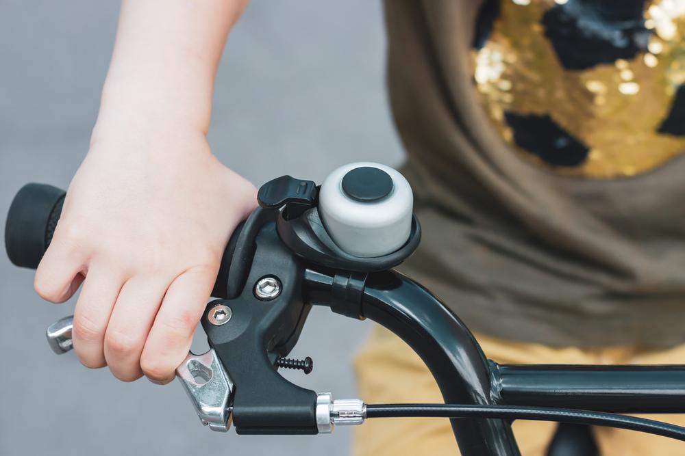 Todos os freios de bicicleta são acionados a partir do manete no guidão. (Fonte: Shutterstock/Reprodução)