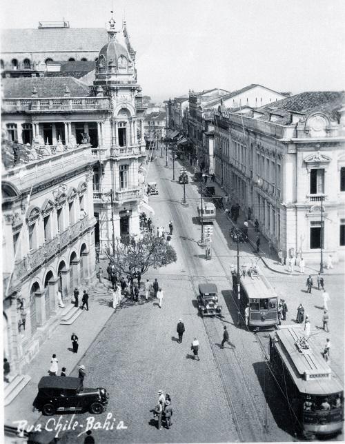 Foto da Rua Chile na década de 1930. (Fonte: Salvador-Antiga/Reprodução)