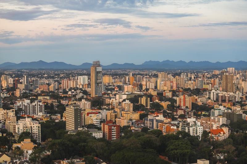 Curitiba é uma das maiores cidades do país (Fonte: Daniel Castellano/Prefeitura de Curitiba)