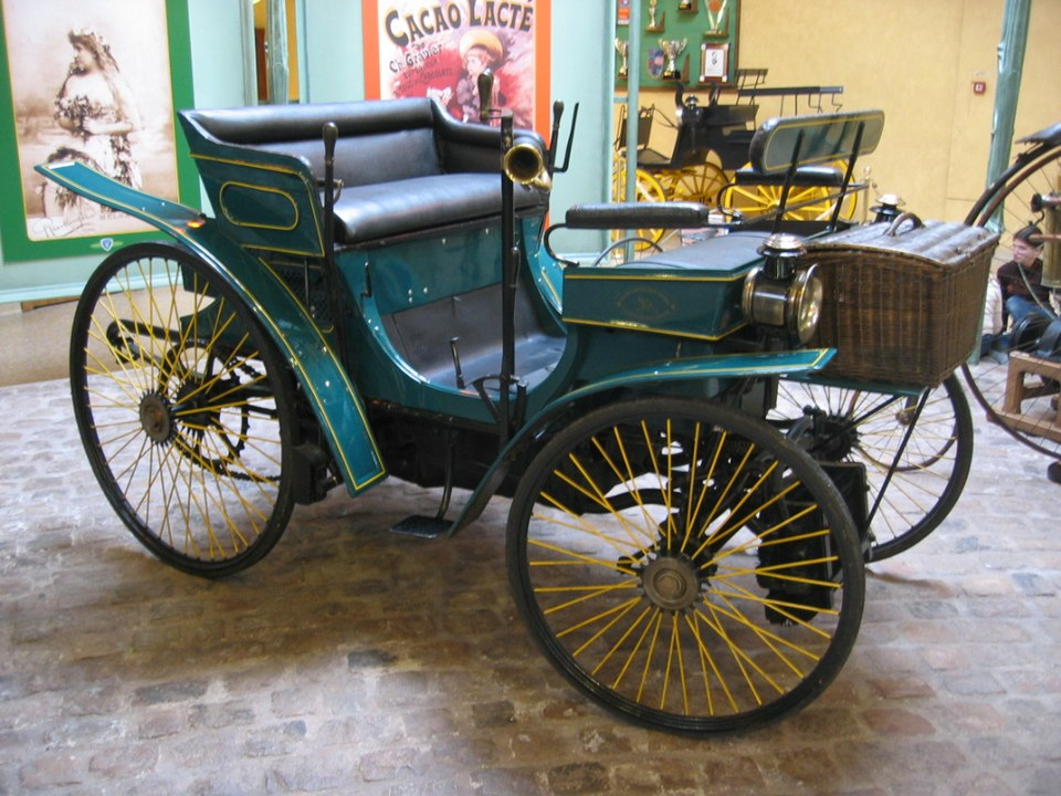 O Peugeot Type 3 foi o primeiro automóvel do Brasil (Fonte: Wikimedia Commons)