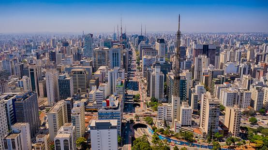 São Paulo é conhecida, entre outras características, como uma das cidades com a maior quantidade de prédios, entre eles arranha-céus